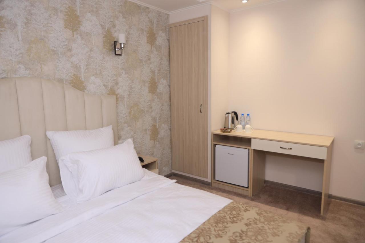 Delin Hotel And Tours Yerevan Ngoại thất bức ảnh