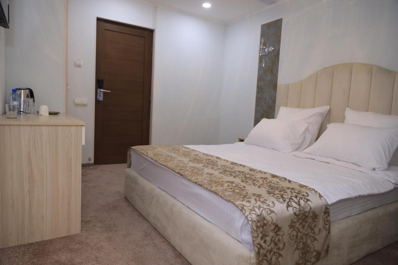 Delin Hotel And Tours Yerevan Ngoại thất bức ảnh