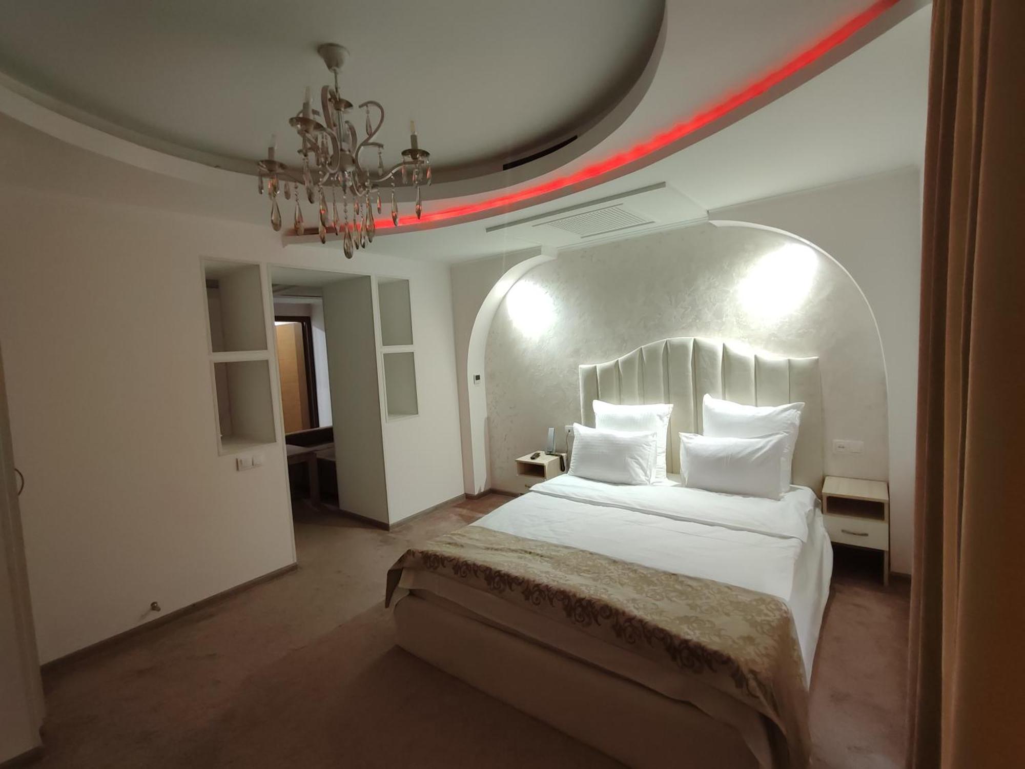 Delin Hotel And Tours Yerevan Ngoại thất bức ảnh