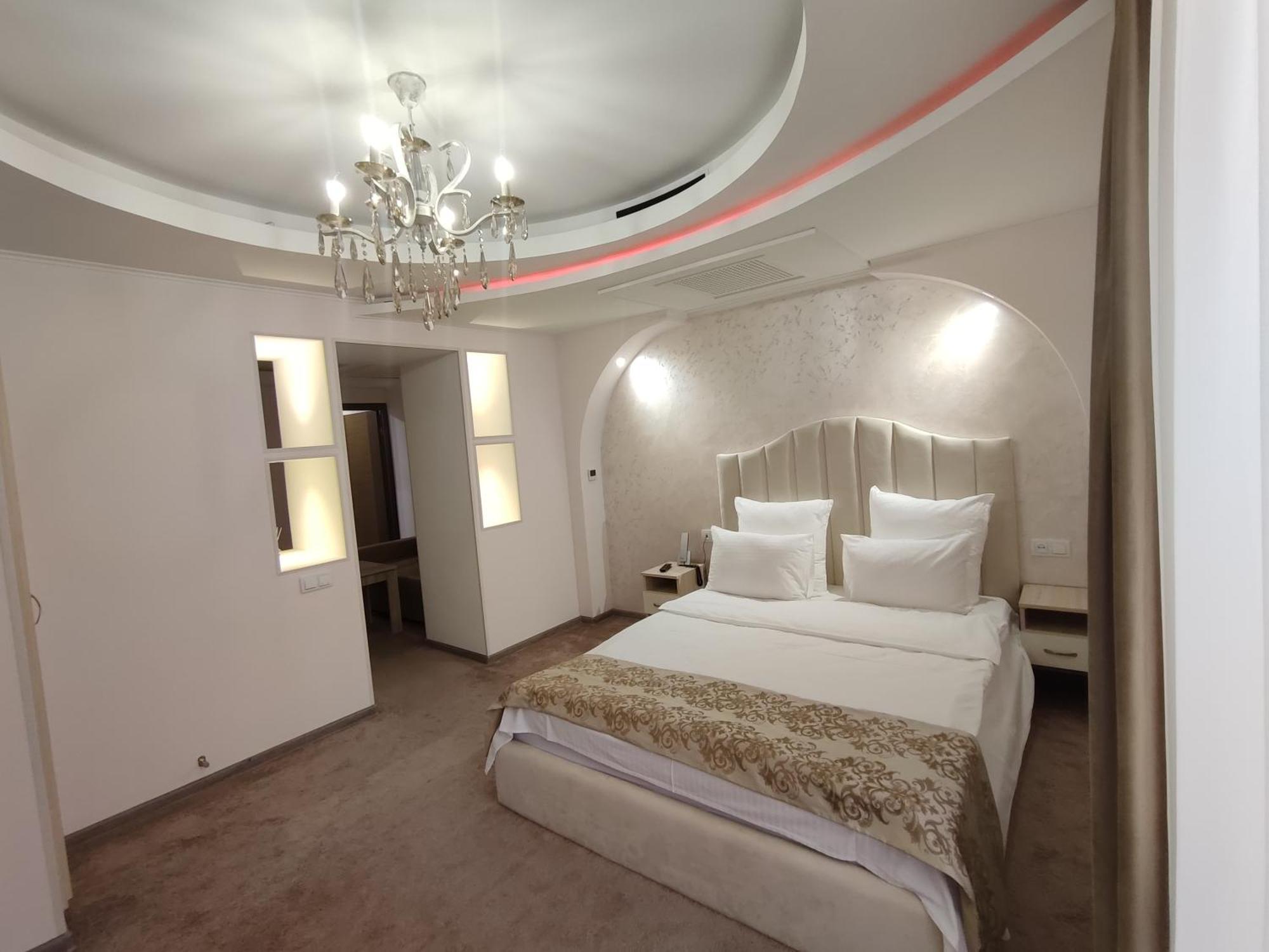 Delin Hotel And Tours Yerevan Ngoại thất bức ảnh