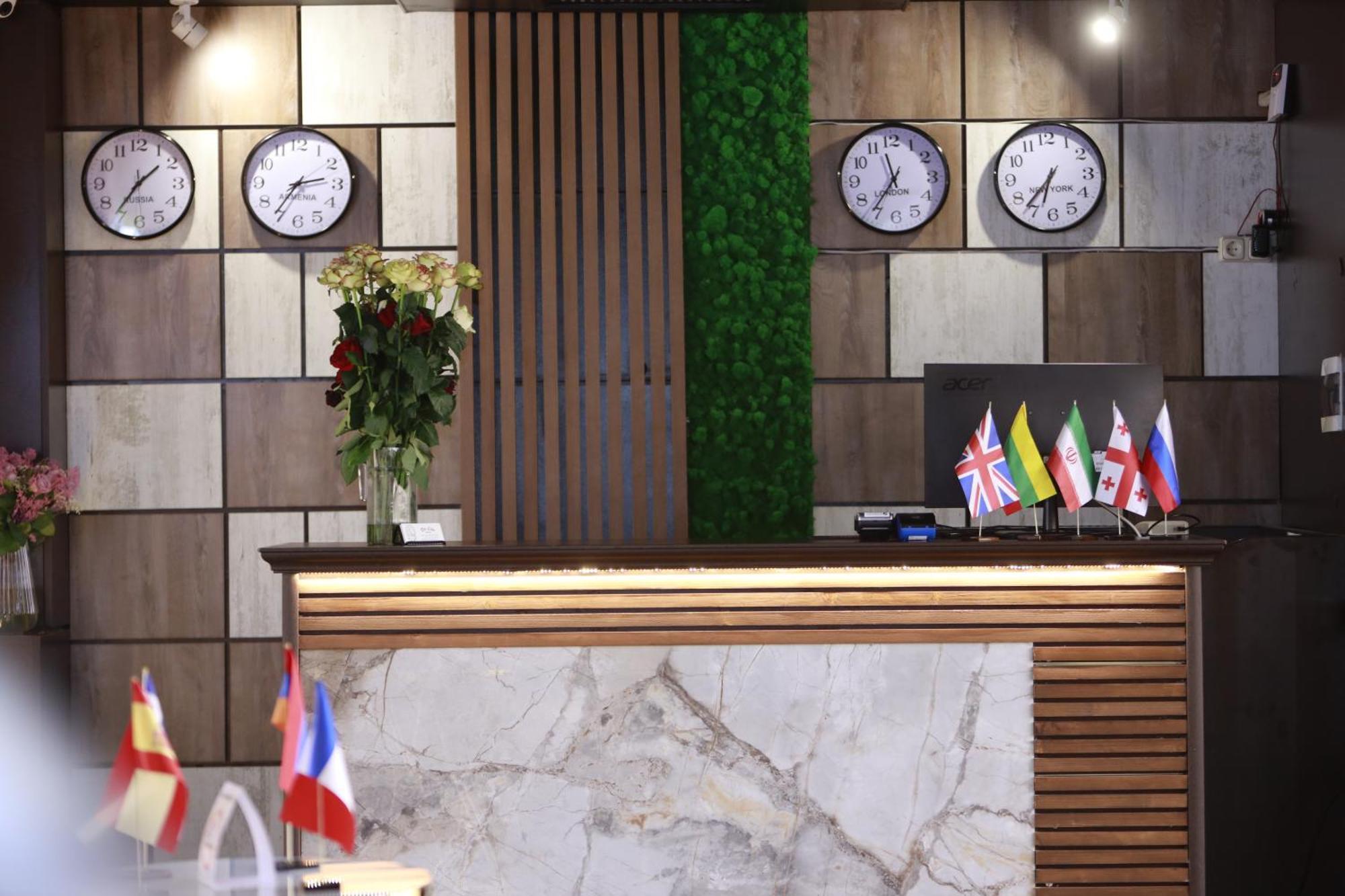 Delin Hotel And Tours Yerevan Ngoại thất bức ảnh