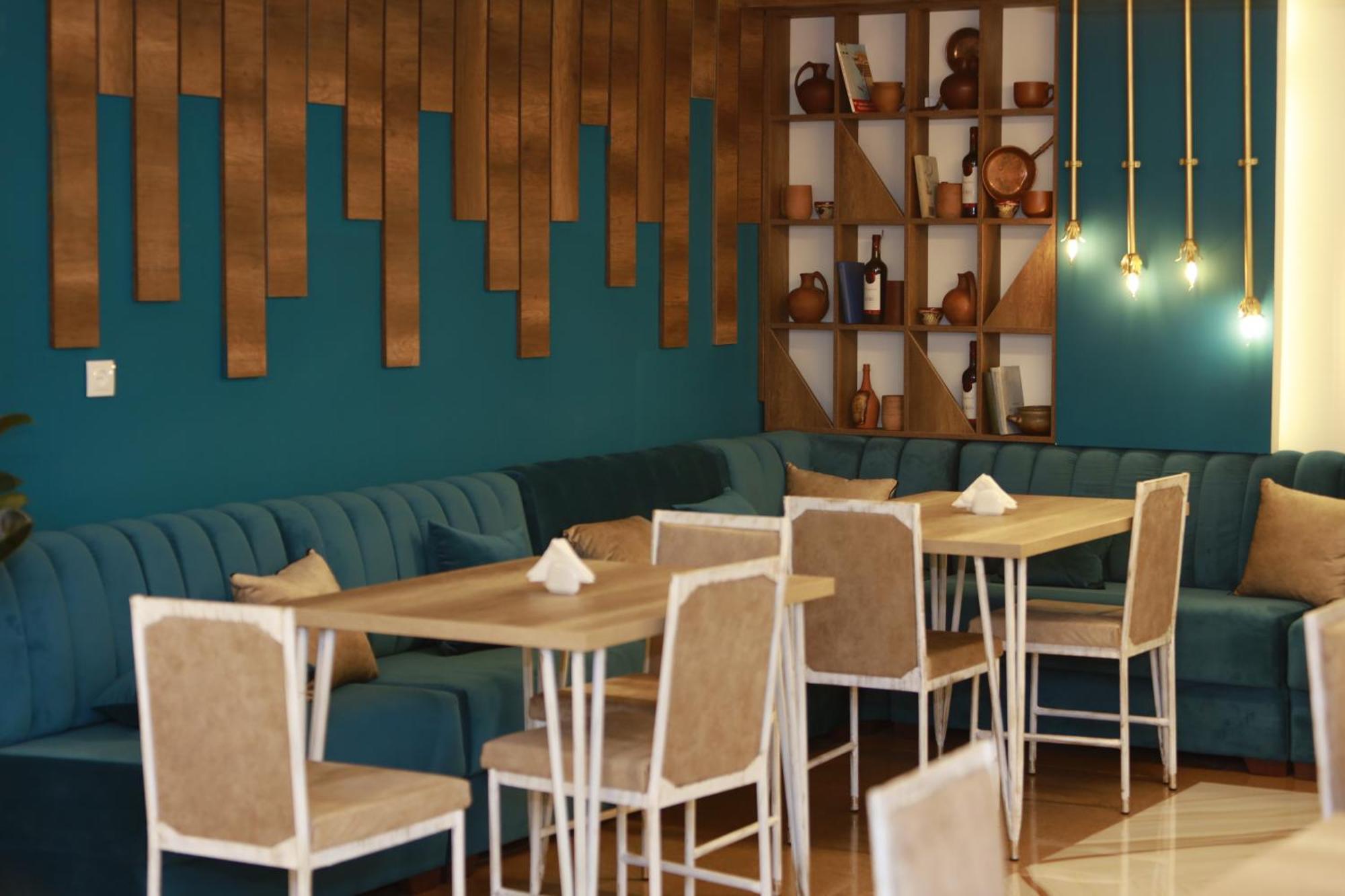 Delin Hotel And Tours Yerevan Ngoại thất bức ảnh